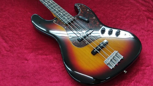 Guitare basse électrique