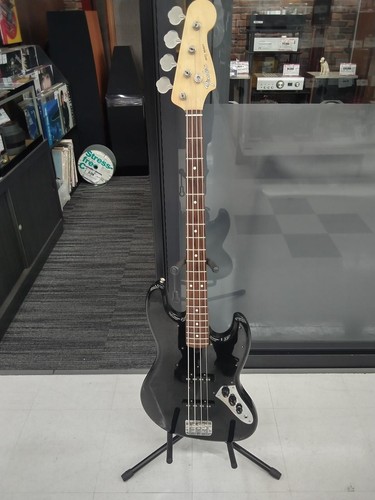 Guitare basse électrique