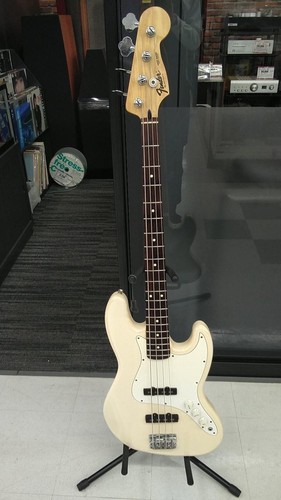Guitare basse électrique