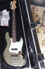 Guitare basse électrique