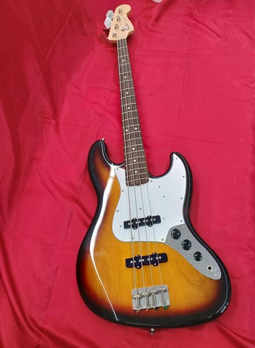 Guitare basse électrique