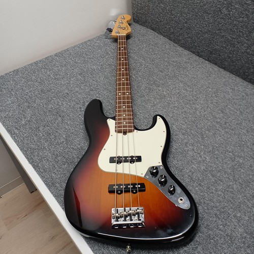 Guitare basse électrique