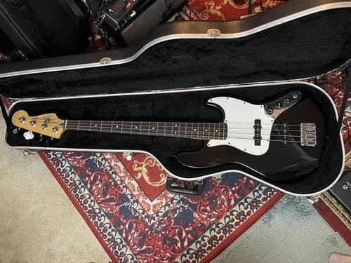 Guitare basse électrique