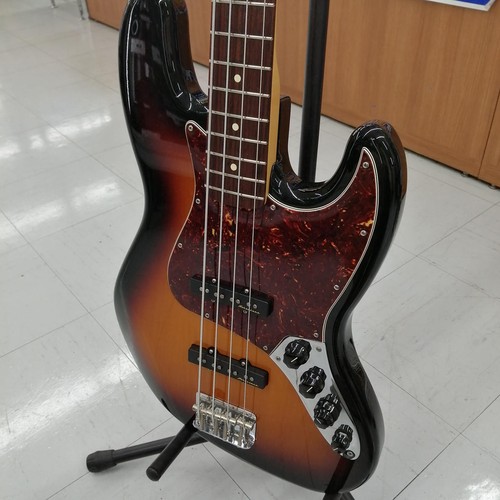 Guitare basse électrique