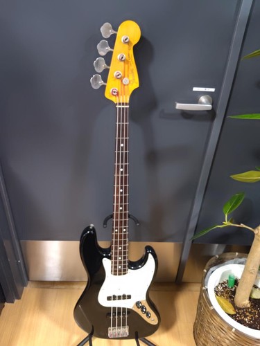 Guitare basse électrique