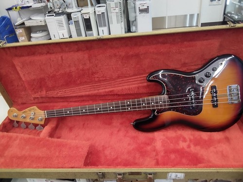 Guitare basse électrique