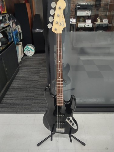 Guitare basse électrique
