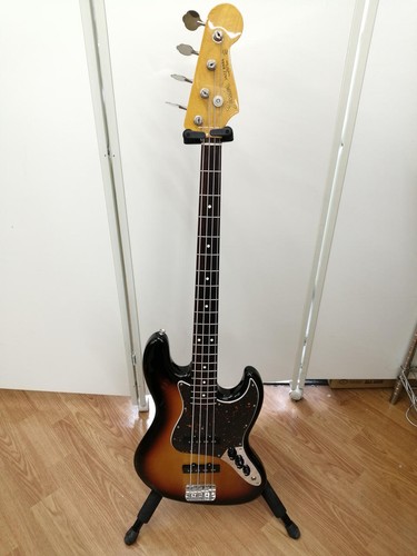 Guitare basse électrique