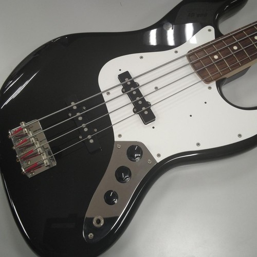 Guitare basse électrique