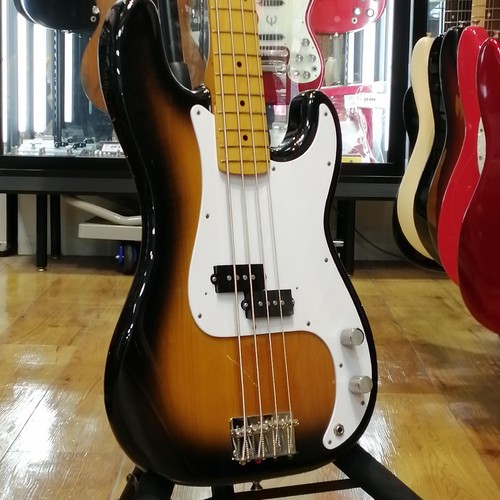 Guitare basse électrique