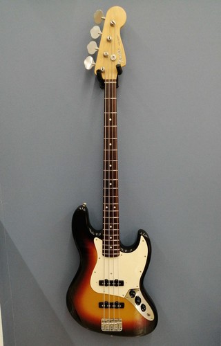 Guitare basse électrique