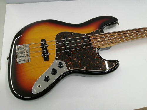 Guitare basse électrique