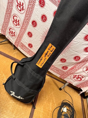 Guitare basse électrique